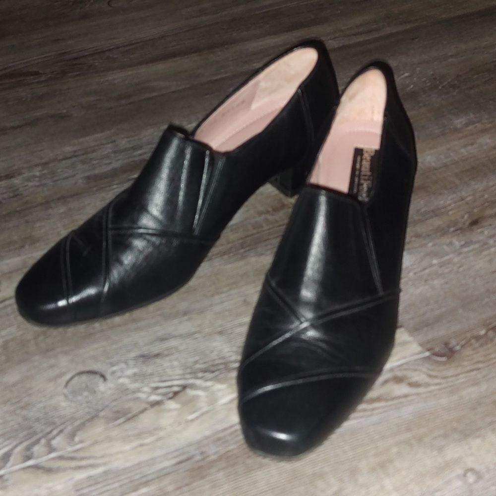 BeautiFeel Womens Size EU 38  Black Leather Rosaline 7038 Bootie Heel Pump